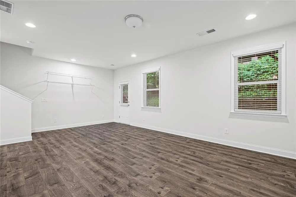 2779 White Oak Lane #20 Decatur, GA 30032