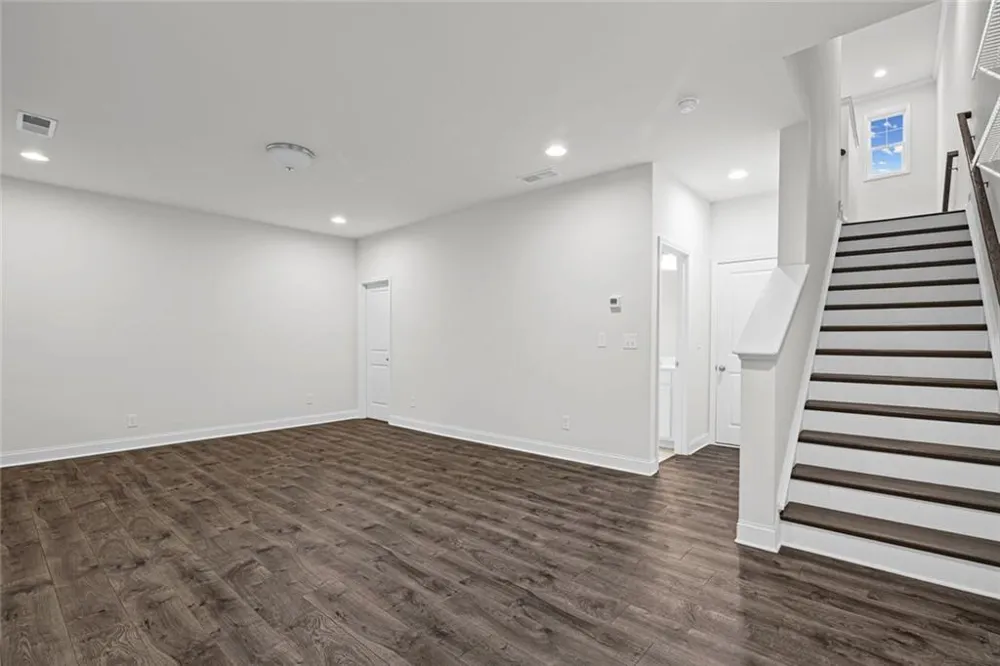 2779 White Oak Lane #20 Decatur, GA 30032