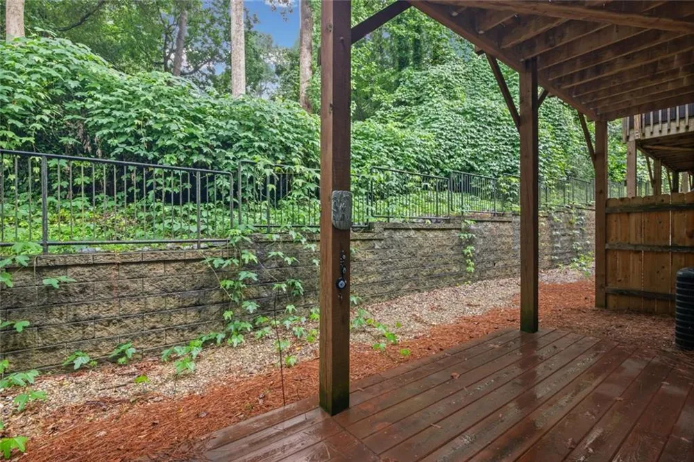 2779 White Oak Lane #20 Decatur, GA 30032
