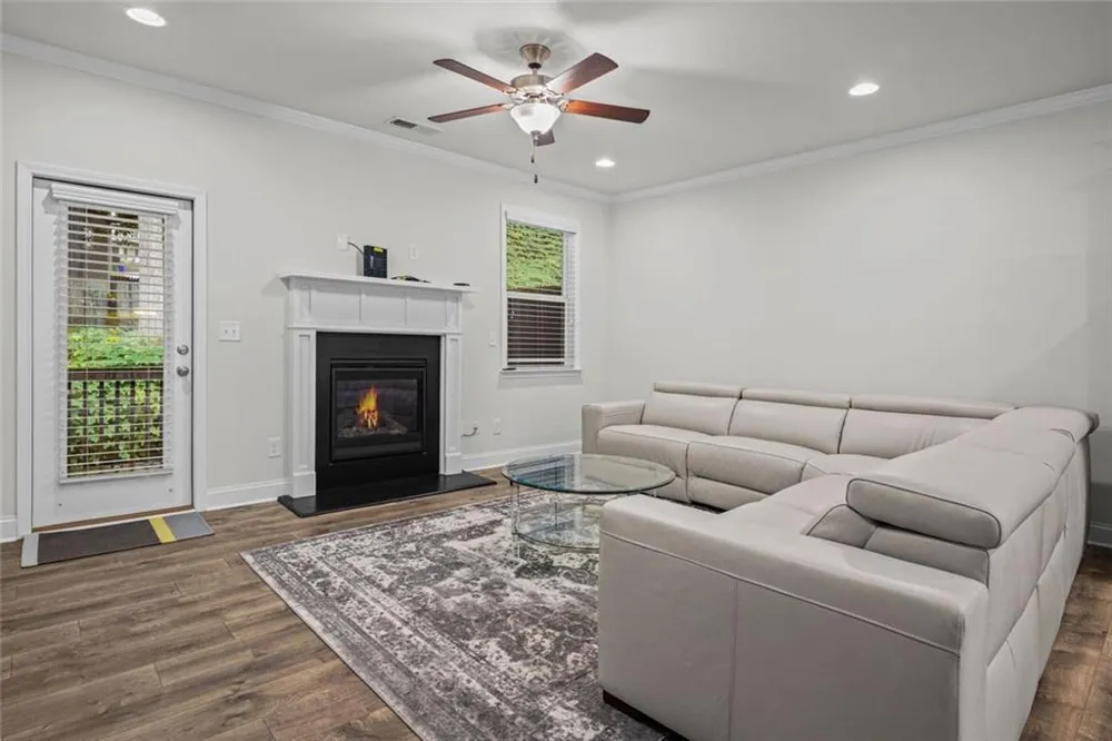 2779 White Oak Lane #20 Decatur, GA 30032