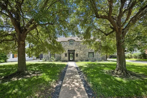 3071 Locke Lane