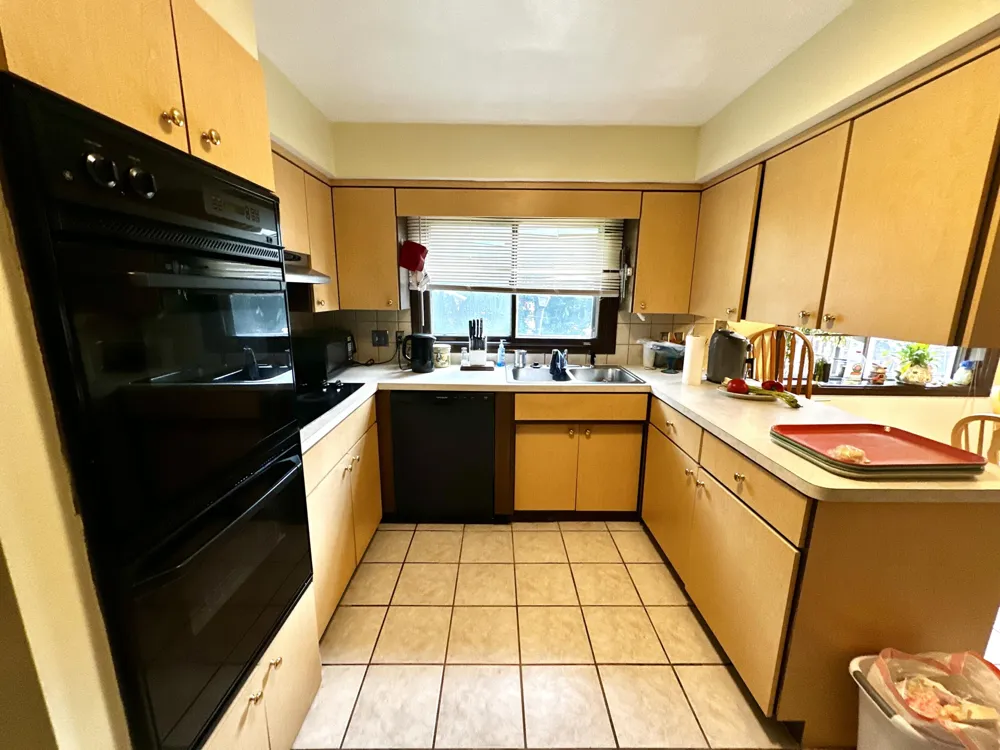 18215 Adrian Street Southfield, MI 48075