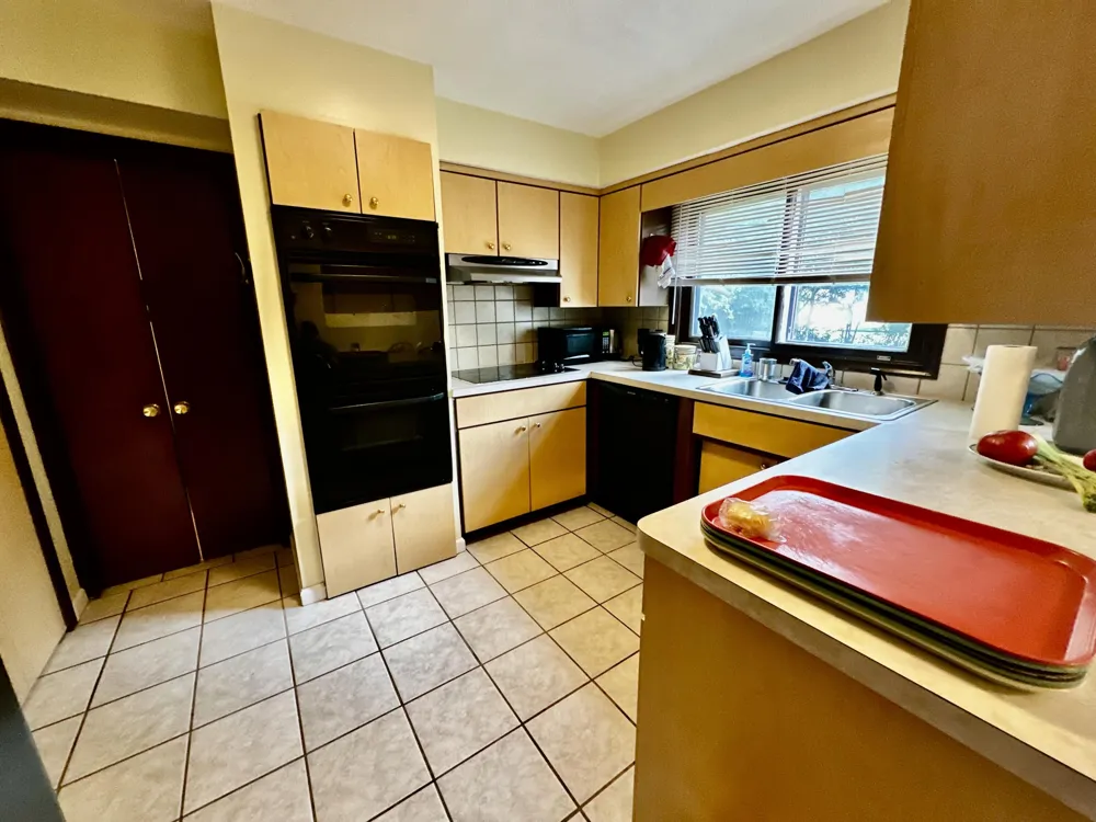 18215 Adrian Street Southfield, MI 48075