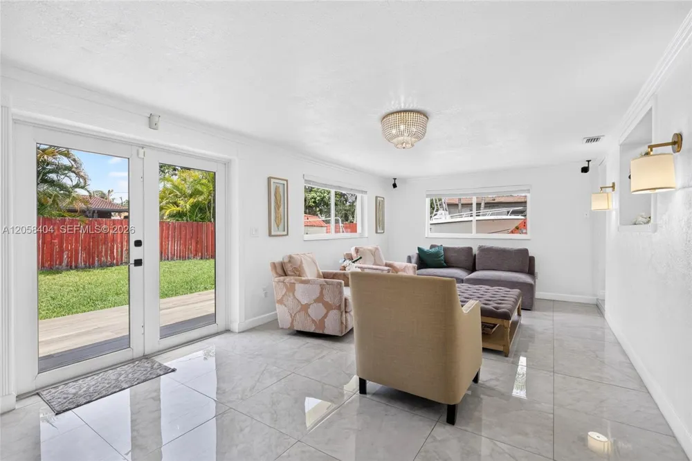 1271 W 78th St Hialeah, FL 33014