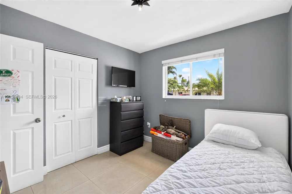 1271 W 78th St Hialeah, FL 33014