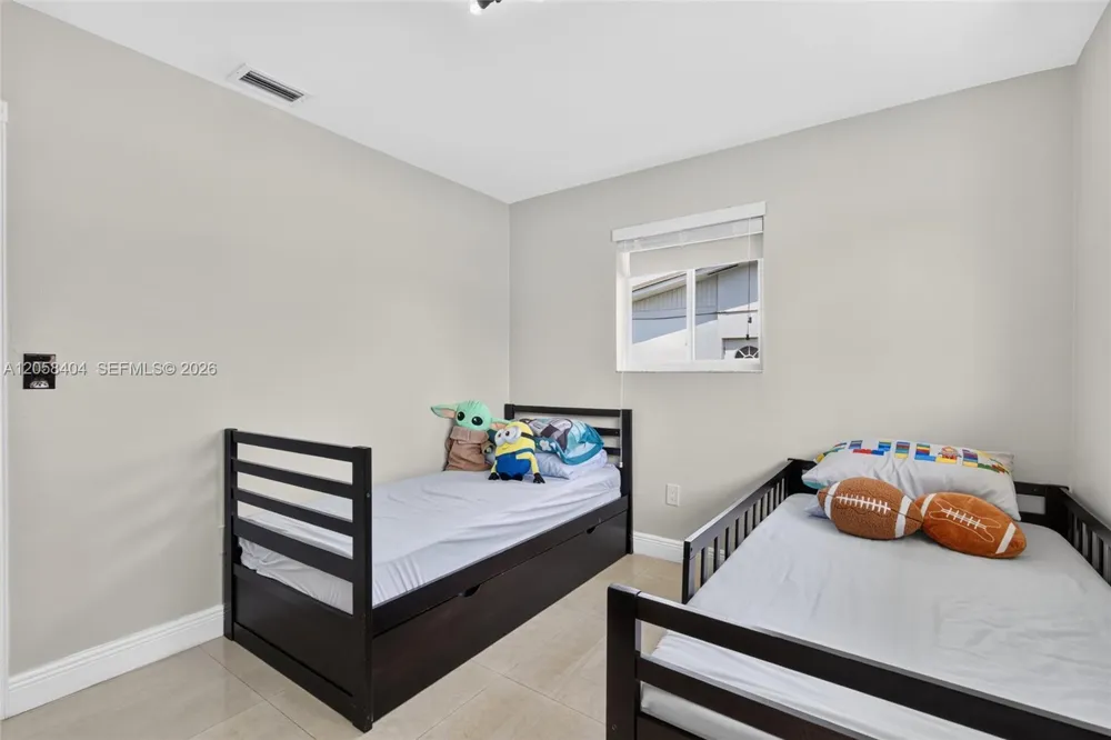 1271 W 78th St Hialeah, FL 33014