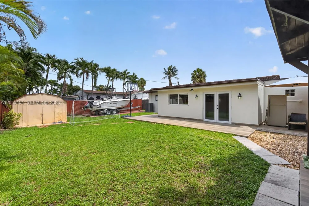 1271 W 78th St Hialeah, FL 33014
