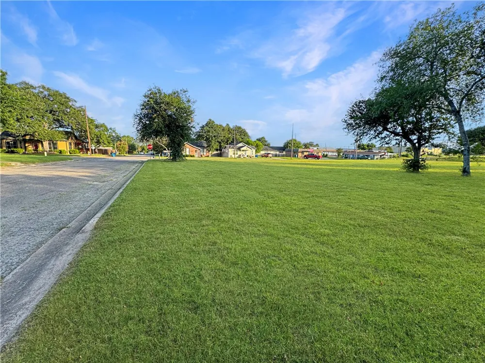 1305 Jefferson Street Beeville, TX 78102