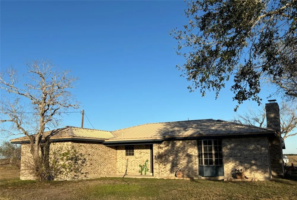 365 County Road 1341 Alice, TX 78332
