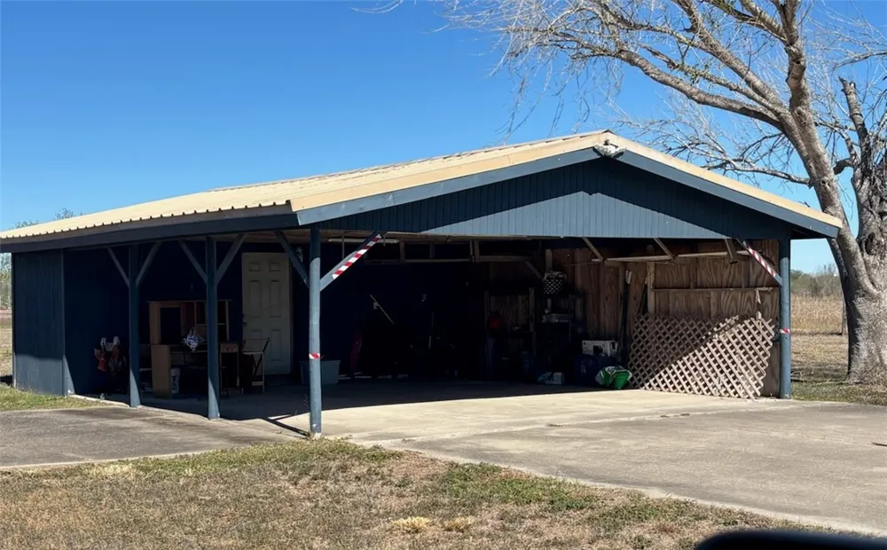 365 County Road 1341 Alice, TX 78332