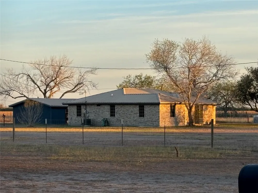 365 County Road 1341 Alice, TX 78332