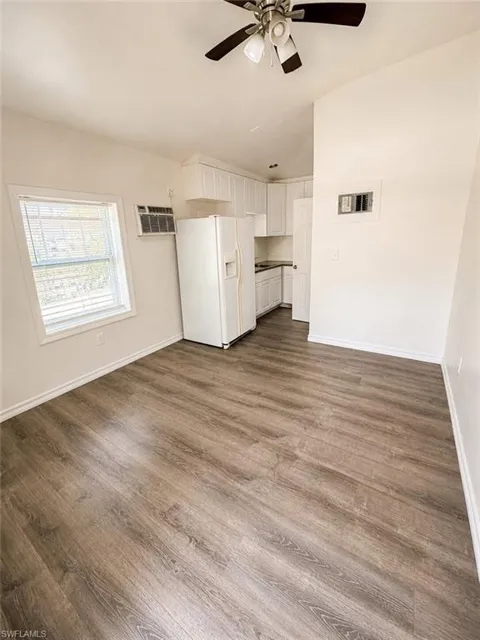 1189 Tamiami Trail
