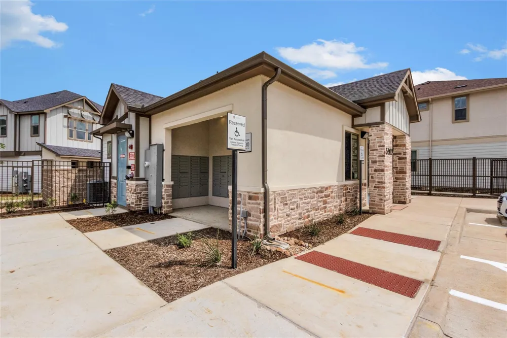 5900 Us 287 Arlington, TX 76017
