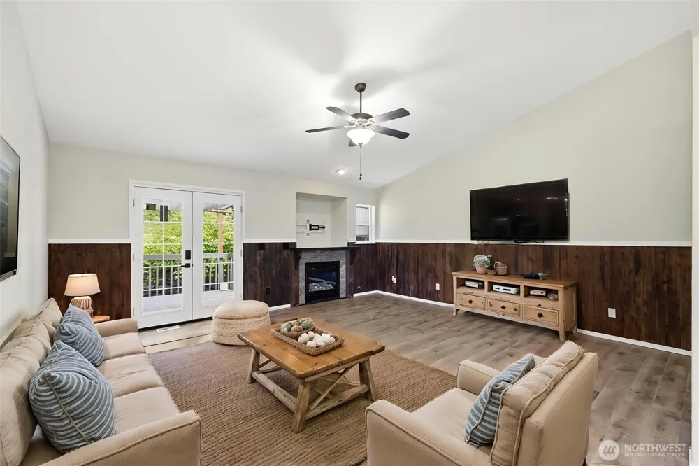 820 289th Street E Roy, WA 98580