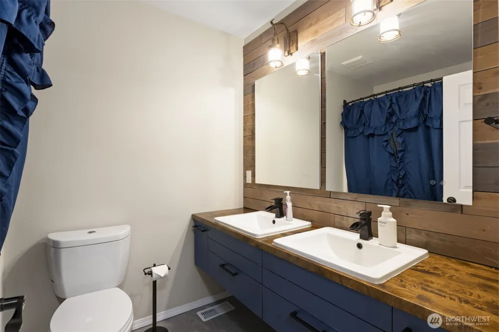 820 289th Street E Roy, WA 98580