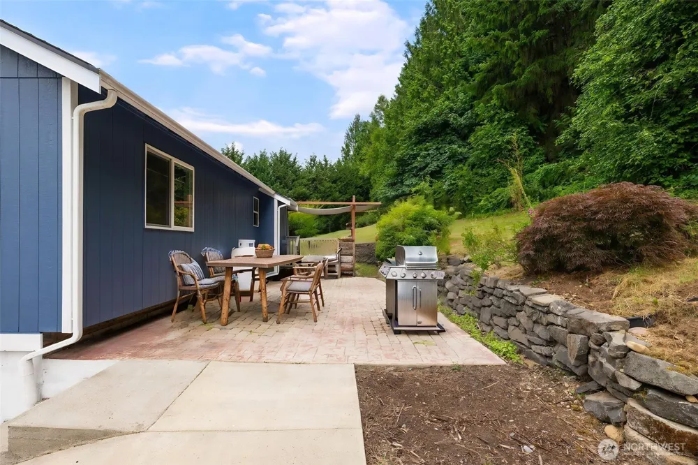 820 289th Street E Roy, WA 98580