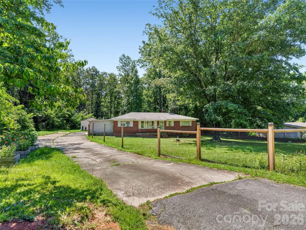 604 Belue Mill Road Landrum, SC 29356