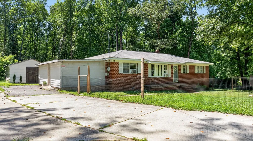 604 Belue Mill Road Landrum, SC 29356