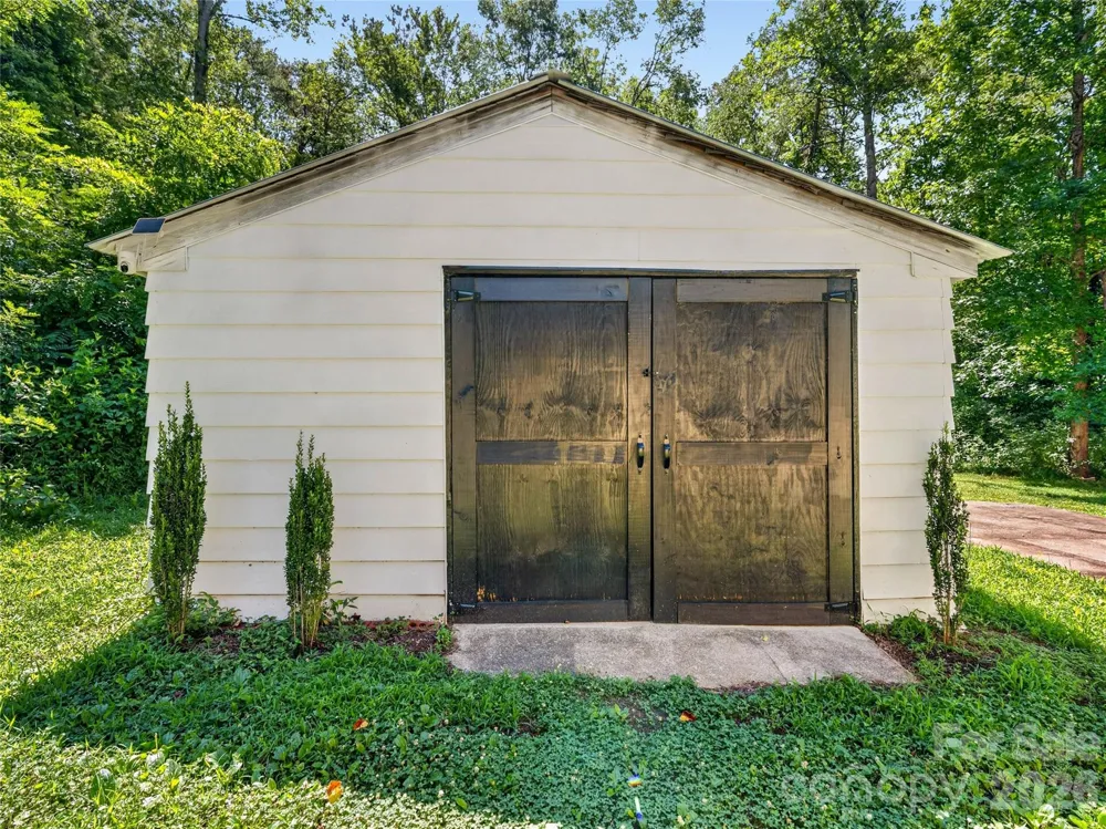 604 Belue Mill Road Landrum, SC 29356