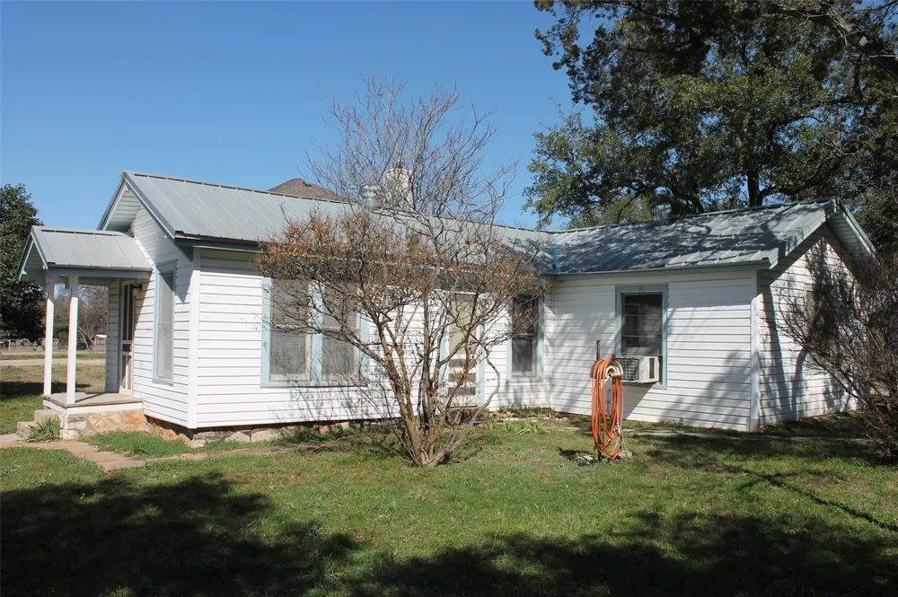 407 Paluxy Street Glen Rose, TX 76043
