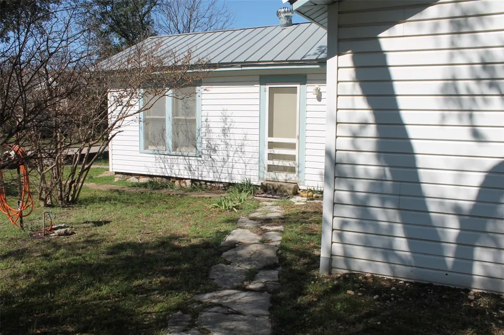 407 Paluxy Street Glen Rose, TX 76043
