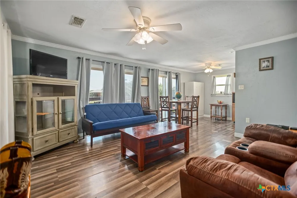 654 Calumet Drive Palacios, TX 77465