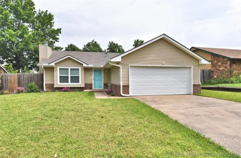 1339 E 138th Place