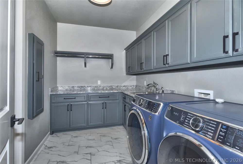 12516 S 102nd EastAvenue Bixby, OK 74008