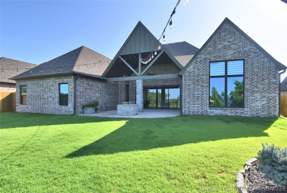 12516 S 102nd EastAvenue Bixby, OK 74008