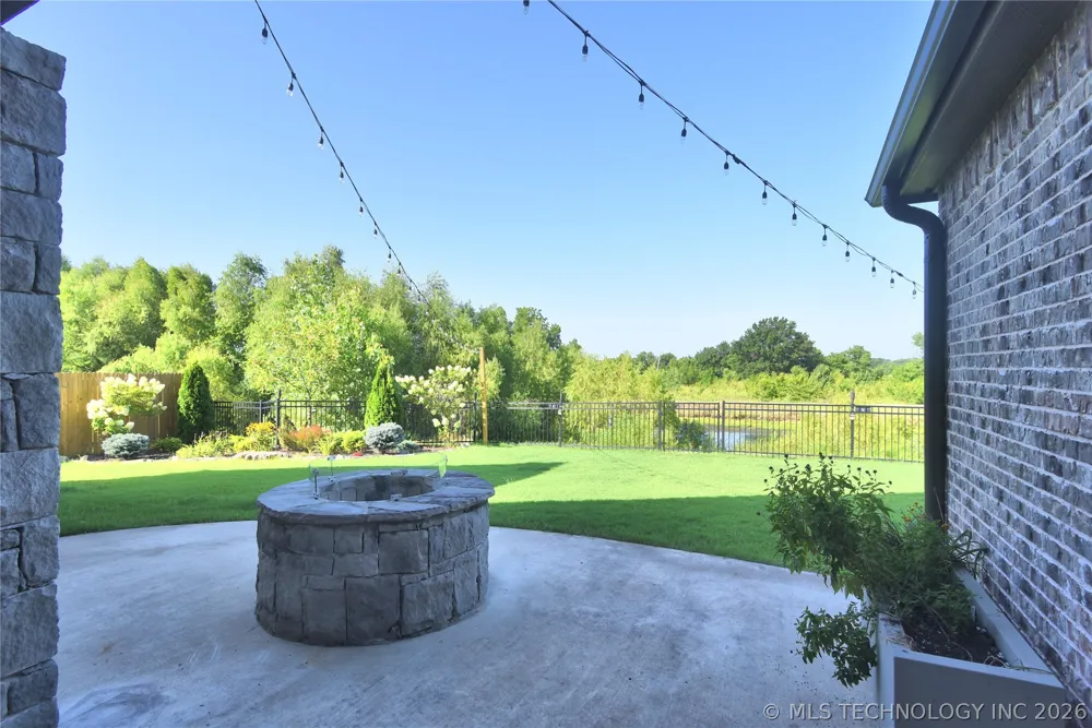 12516 S 102nd EastAvenue Bixby, OK 74008