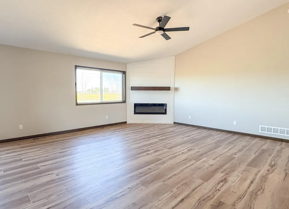 14250 277th Avenue NW Zimmerman, MN 55398