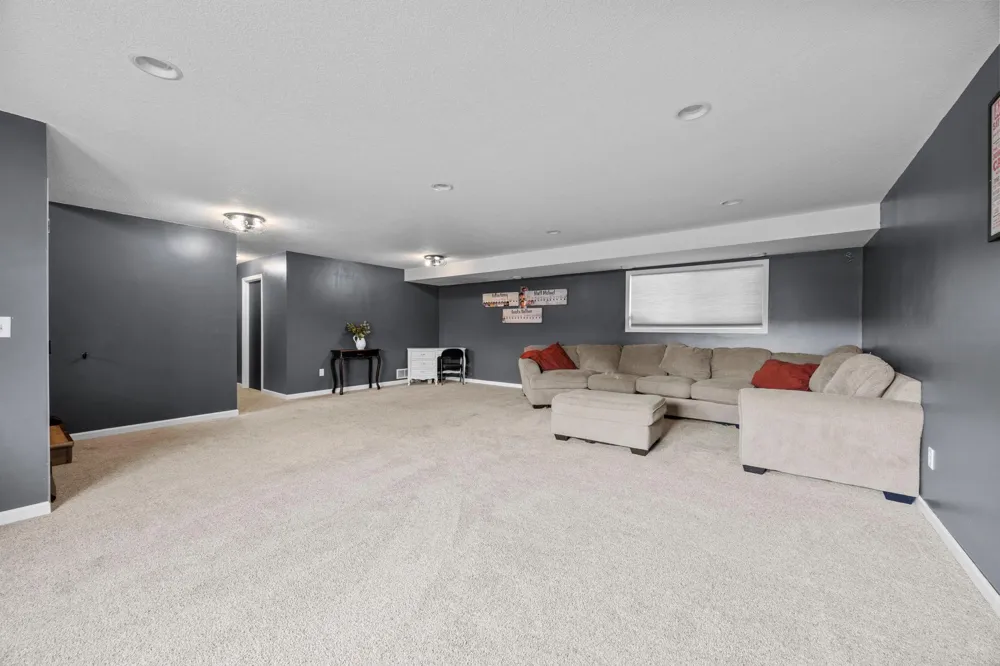 407 9th Street Goodhue, MN 55027