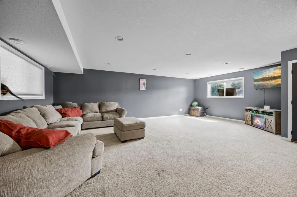 407 9th Street Goodhue, MN 55027
