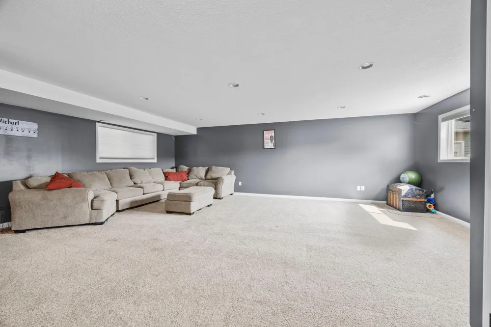 407 9th Street Goodhue, MN 55027