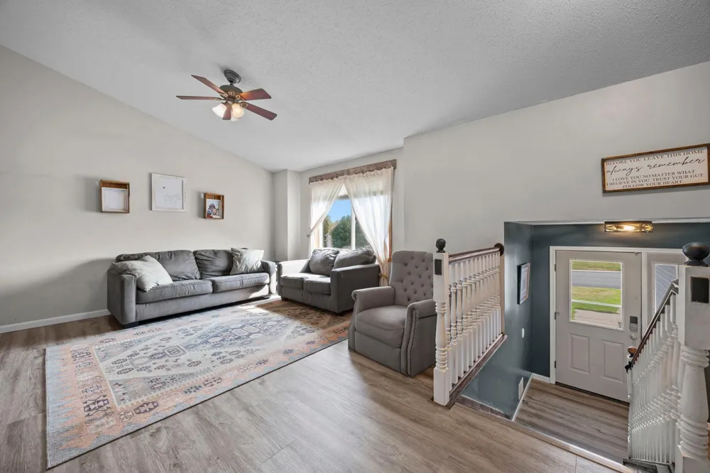 407 9th Street Goodhue, MN 55027