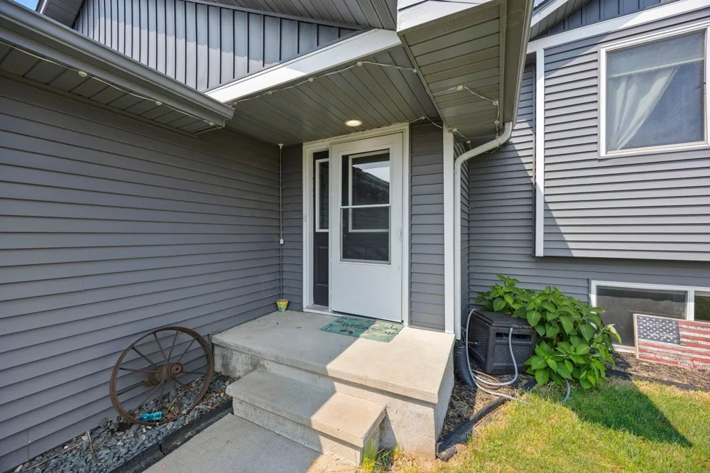 407 9th Street Goodhue, MN 55027