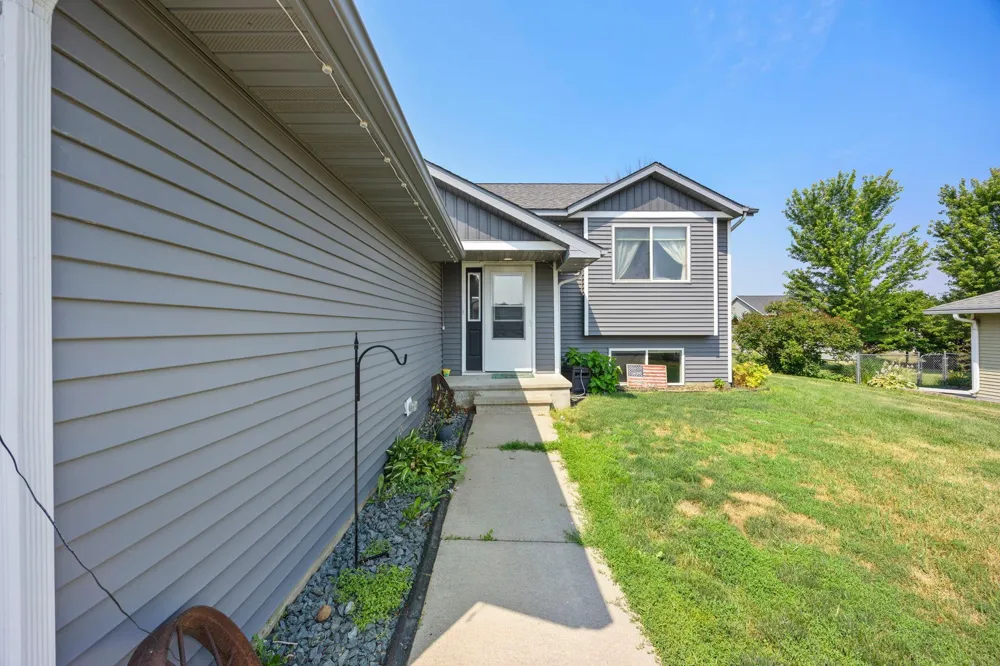 407 9th Street Goodhue, MN 55027