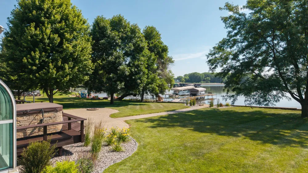 12 Lake Shetek Drive Slayton, MN 56172