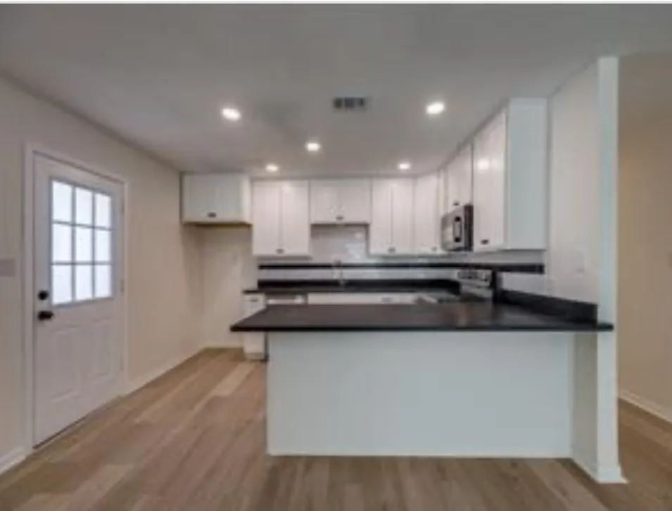 1721 W Walker Street Denison, TX 75020