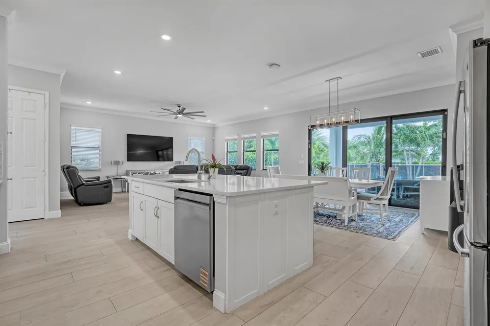 1047 Ember Ridge Run Loxahatchee, FL 33470