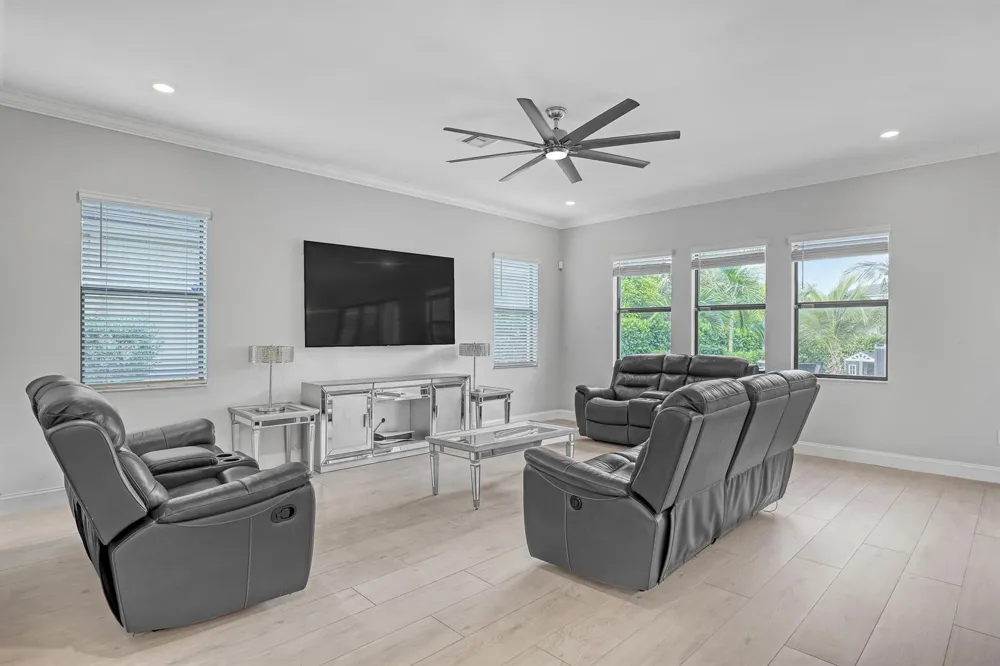 1047 Ember Ridge Run Loxahatchee, FL 33470