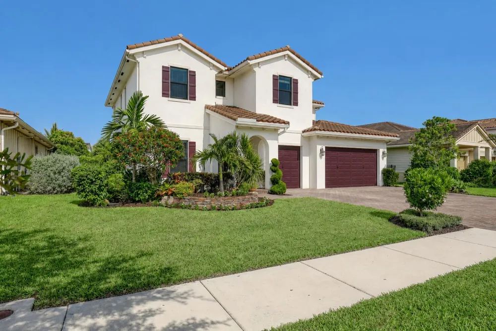 1047 Ember Ridge Run Loxahatchee, FL 33470
