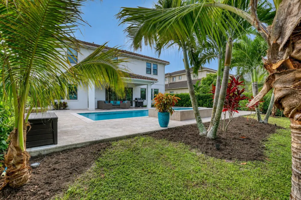 1047 Ember Ridge Run Loxahatchee, FL 33470