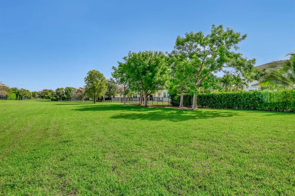 1047 Ember Ridge Run Loxahatchee, FL 33470