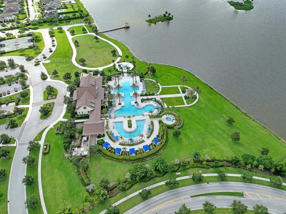 1047 Ember Ridge Run Loxahatchee, FL 33470