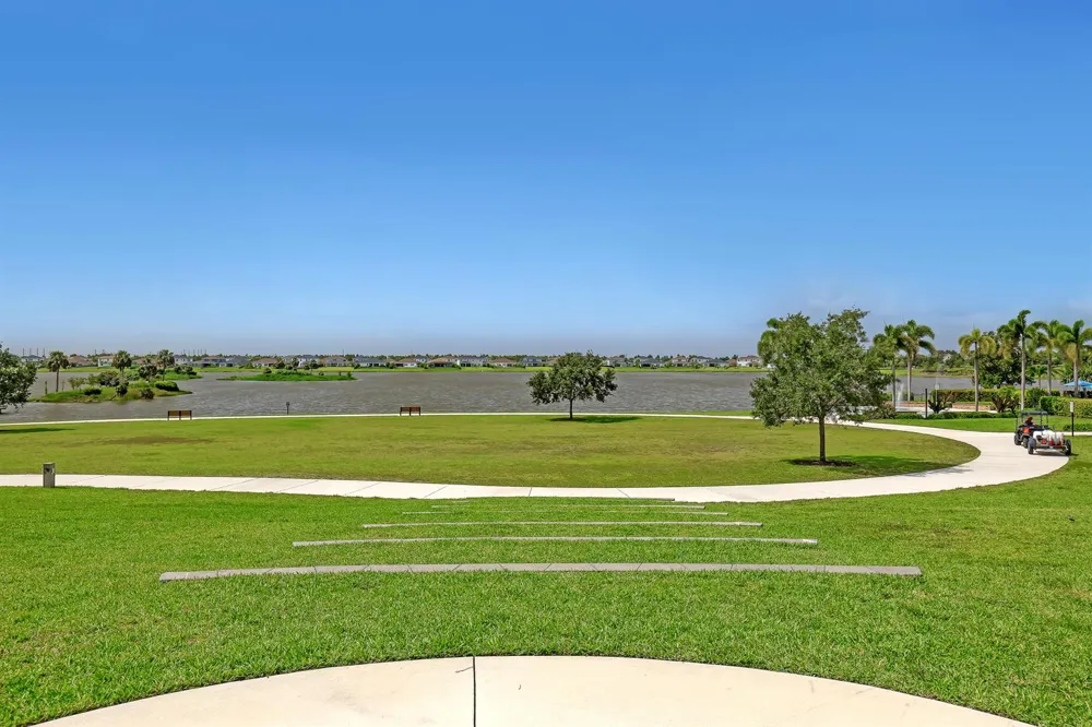 1047 Ember Ridge Run Loxahatchee, FL 33470