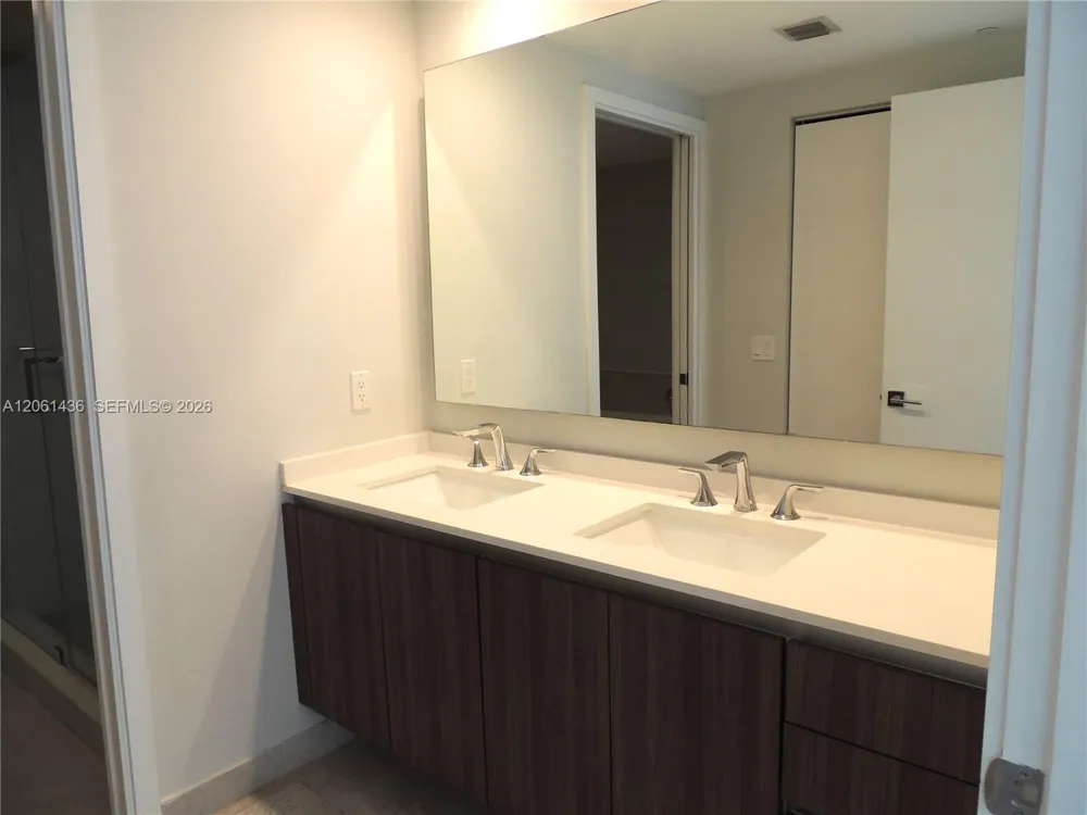 488 NE 18th St #3104 Miami, FL 33132