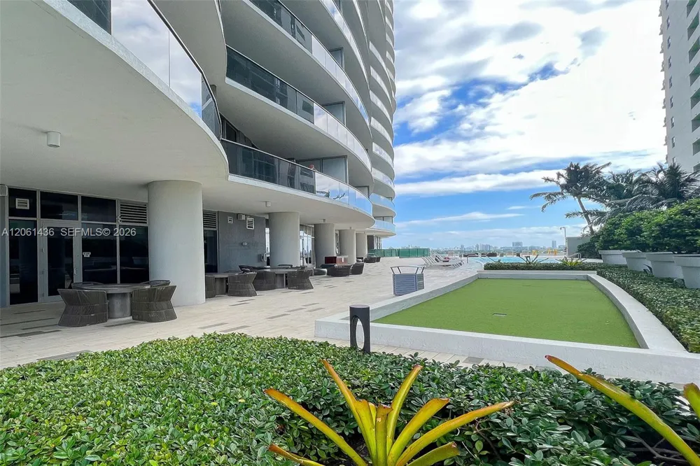 488 NE 18th St #3104 Miami, FL 33132