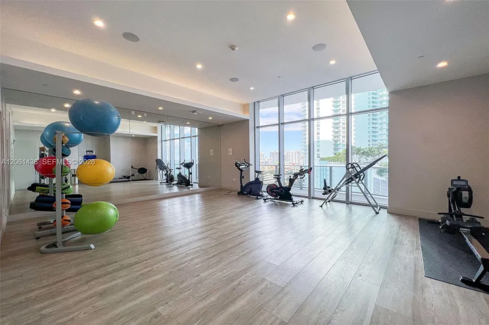 488 NE 18th St #3104 Miami, FL 33132