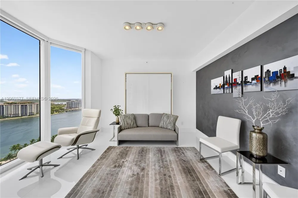 300 S Pointe Dr #2104 Miami Beach, FL 33139